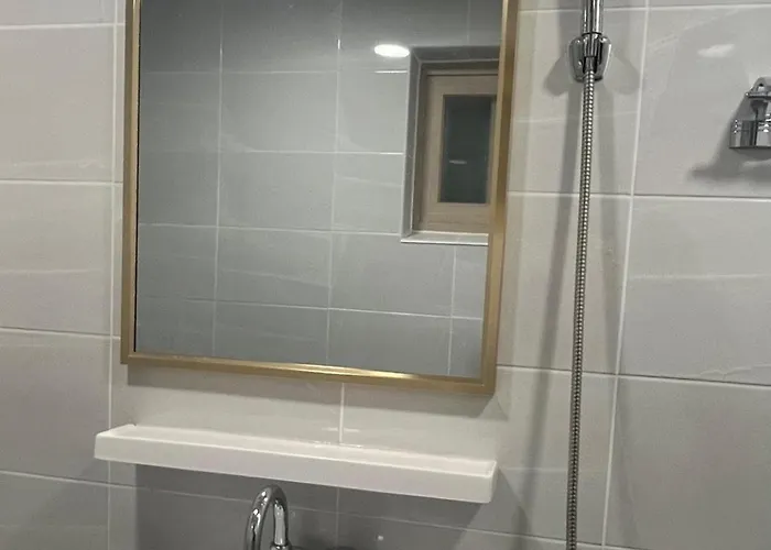 U *